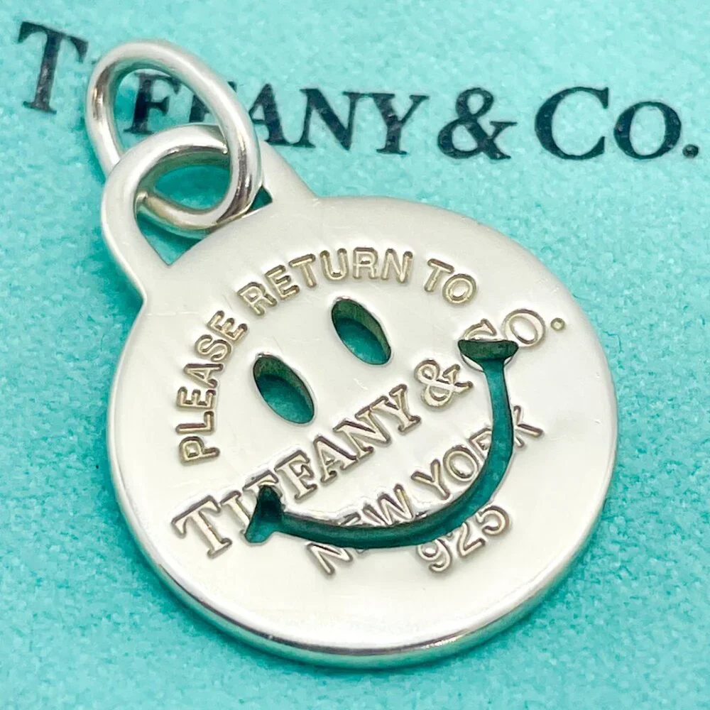 RARE Tiffany & Co Return to Tiffany Smile Happy Charm Pendant Silver - Picture 9 of 16